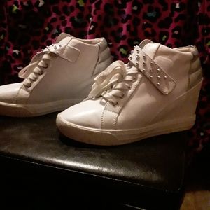 White juicy coture heel sneakers